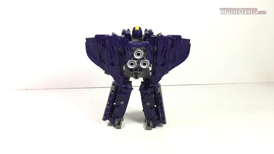 Siege Astrotrain In Hand With Video Review And Images 20 (20 of 30)